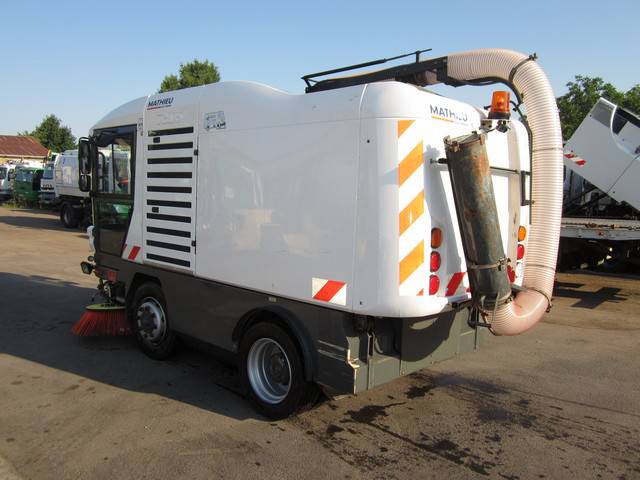 Balayeuse RAVO 545 équipée de haute pression