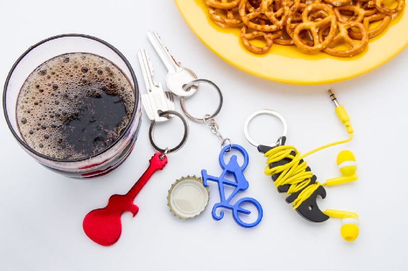 Porte-clés publicitaire en aluminium - forme guitare avec décapsuleur - couleur rouge_2