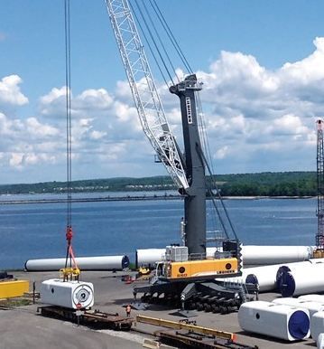 Grue mobile Liebherr LHM 550 pour manutention de conteneurs