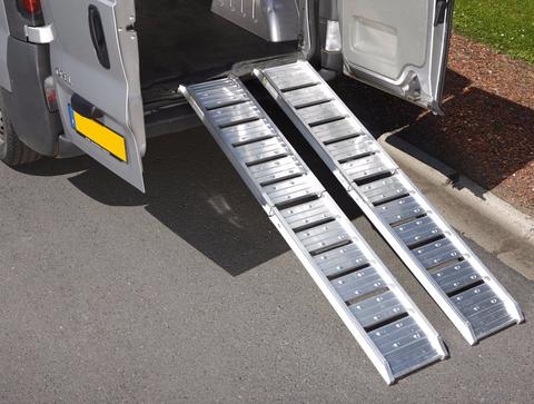 Rampe de chargement légère en aluminium avec une hauteur de 150 mm