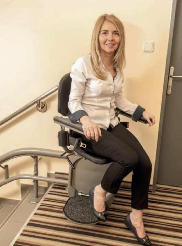 Fauteuil monte-escalier  - pivotement doux, ceinture de sécurité, personnalisation coloris - Eliva_2