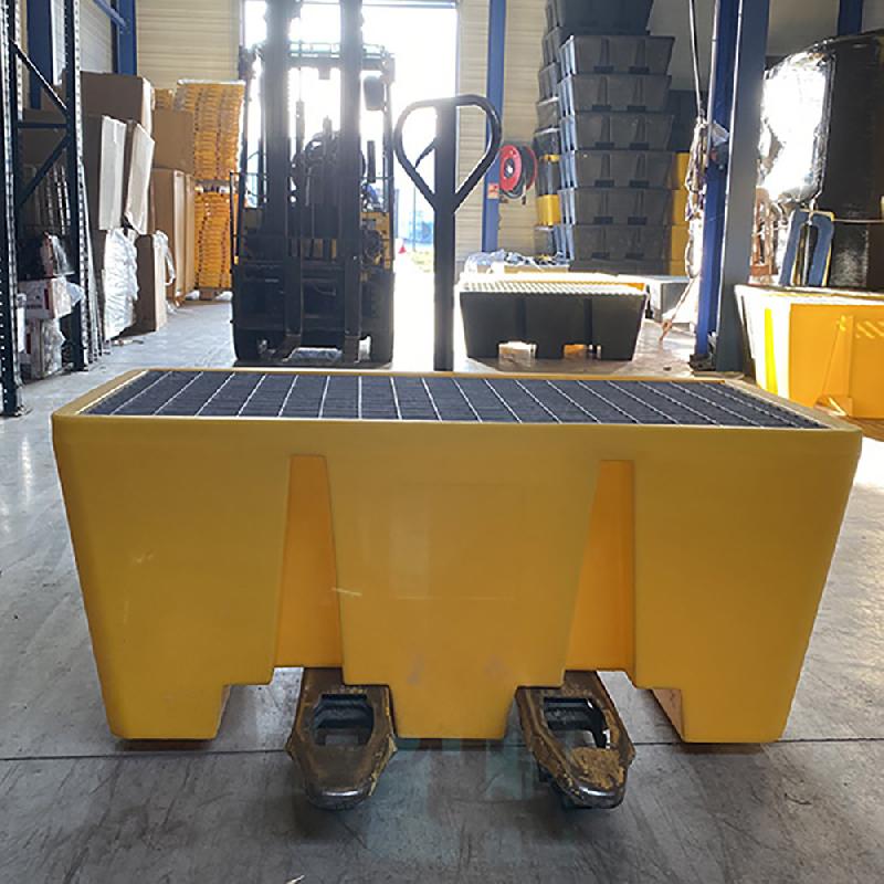 Lot de 4 bacs de rétention pour 2 fûts - PEHD - 300L - Passage de fourches - Plast'Up Rotomoulage_2