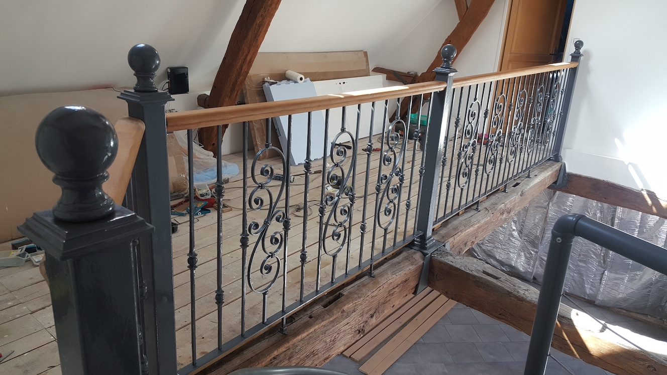 Main courante en bois exotique moabi - 2m - largeur 70mm - gorge 20x10mm - Référence 25500_2