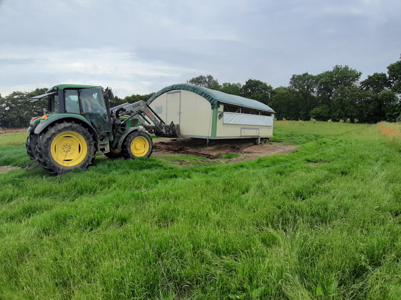 Tunnel déplaçable 30m² - structure galvanisée, isolation en laine de verre, couverture personnalisable_2