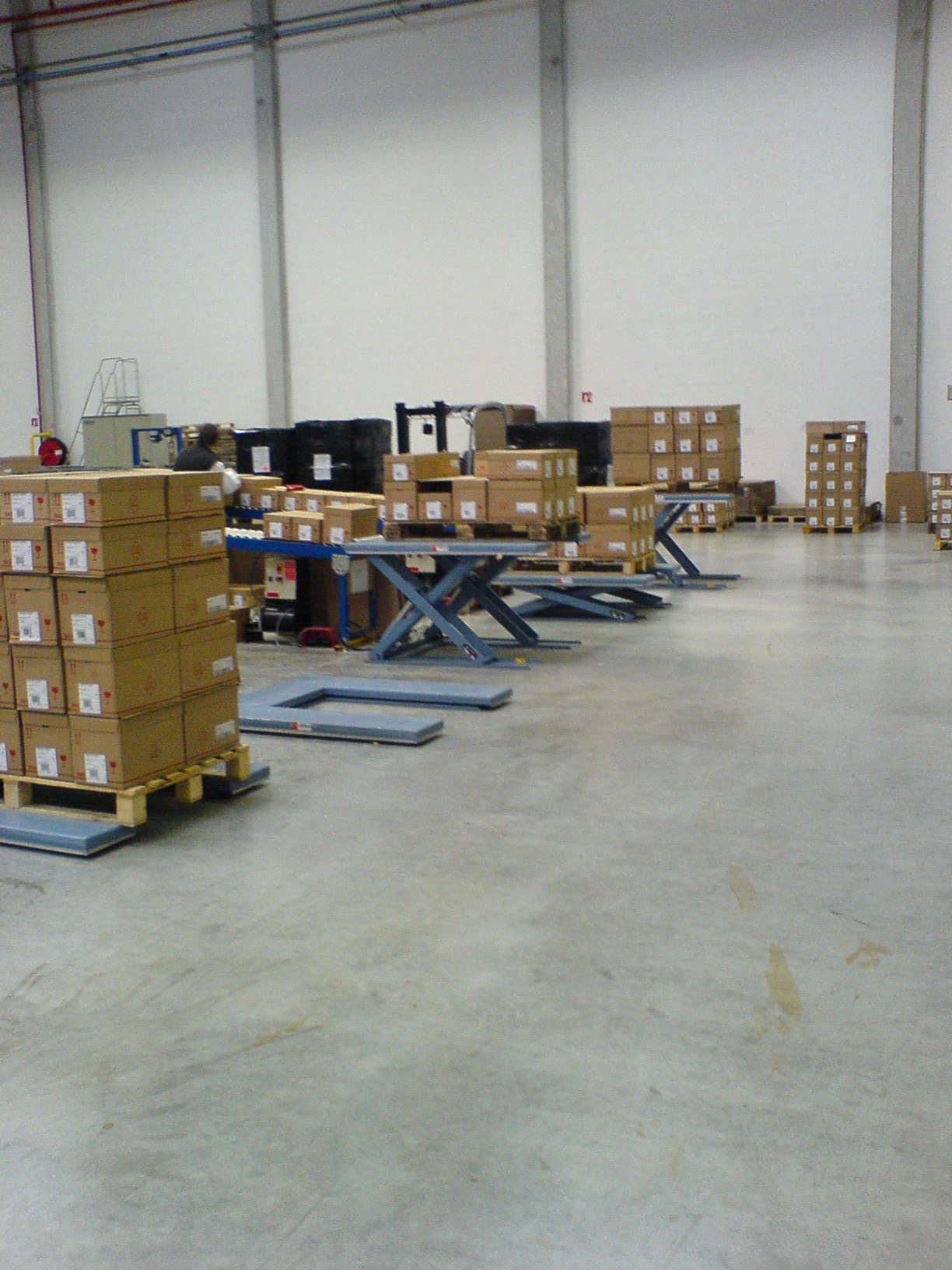 Table élévatrice posée au sol_2