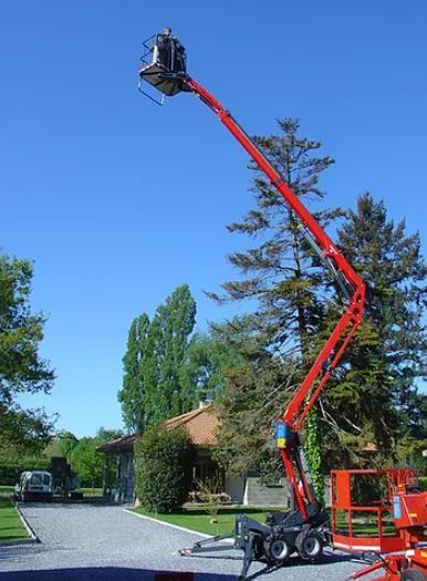 Nacelle araignée semi-automotrice 16,40m - Pneumatiques ou chenilles - LEGUAN 165 - Hauteur de travail 16,40m - Déport maxi 7,85m_2