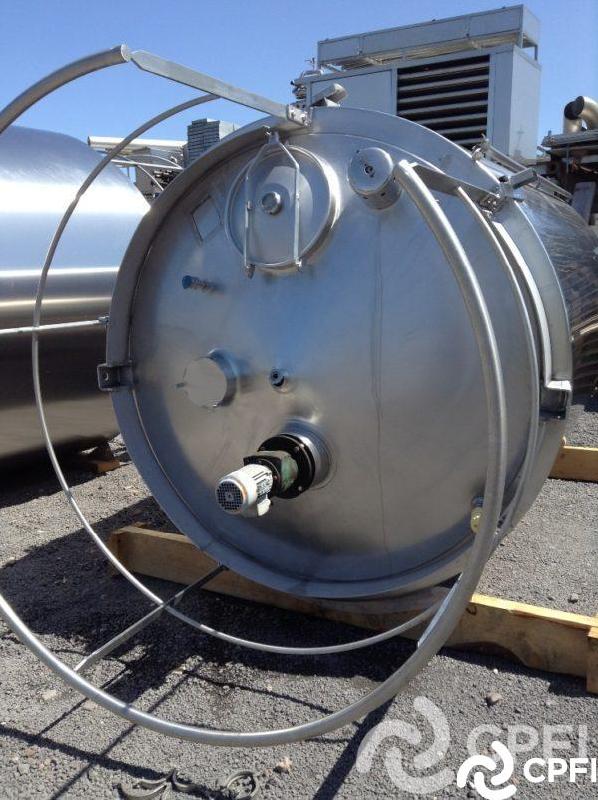 Cuve isolée Pierre Guérin - 8000 L - Inox - Agitation décalée - Garde corps - Trou d'homme étanche_2