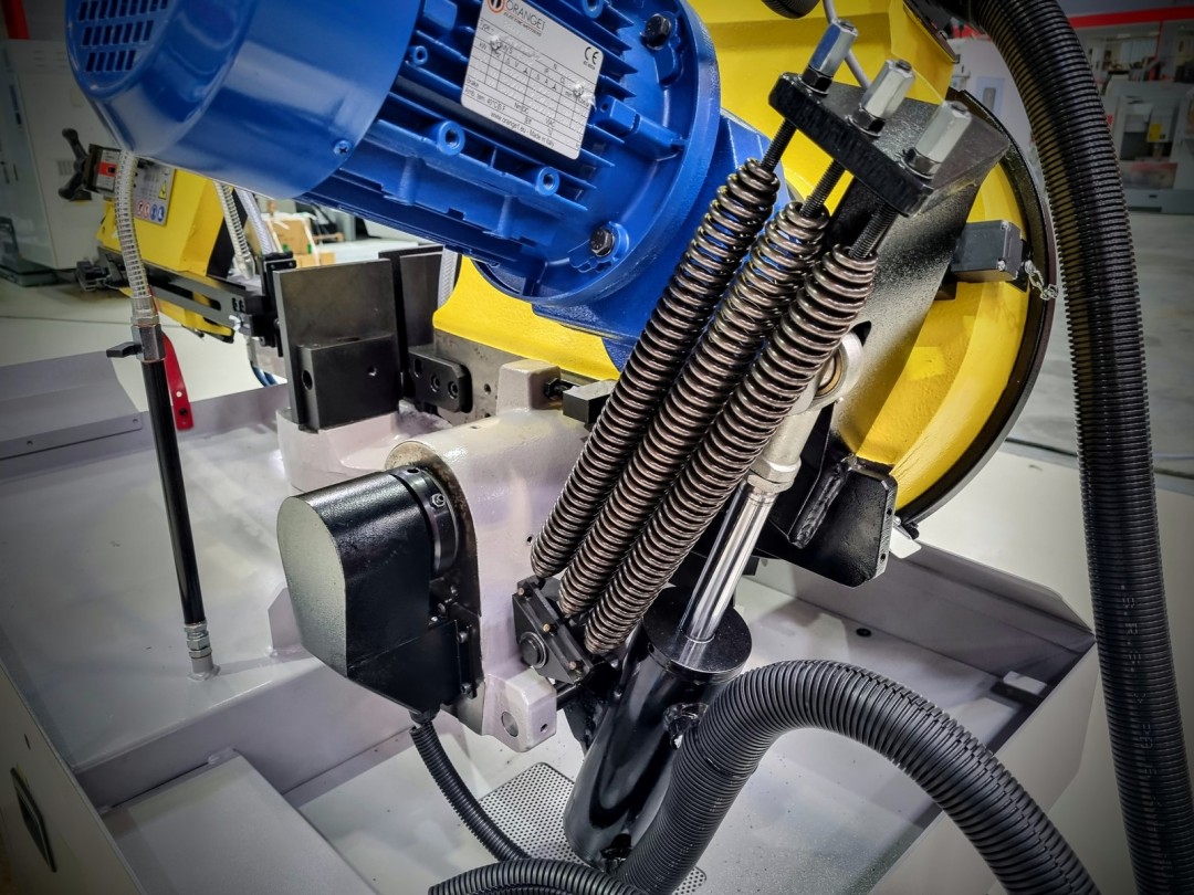 Scie à ruban semi-automatique FMB - Ruban H34 - Coupe angulaire jusqu'à 60°_2