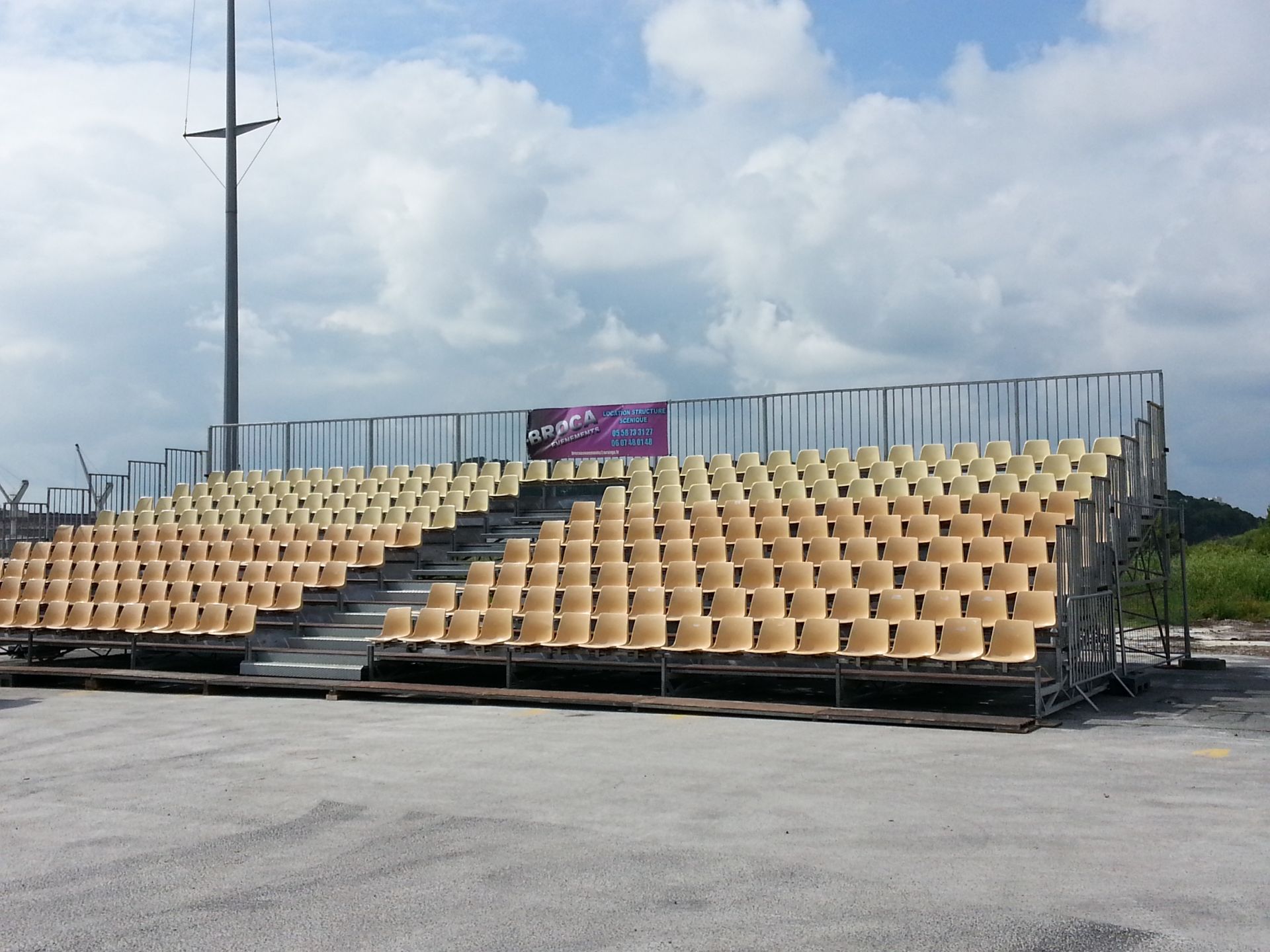 Siège De Gradin Portable Behairity - Avec Dossier Large, Noir, Pour Stade Et Camping