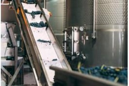 Appareil anti-calcaire sans sel et sans chimie, idéal pour réduire le calcaire sur les conduites, sprinklers et filtres dans l'exploitation viticole  - vulcan_2