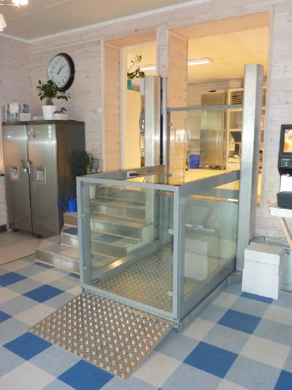 Plateforme  - Design simple, portes vitrées, hauteur de levage jusqu'à 3m - Guldmann LP8_2