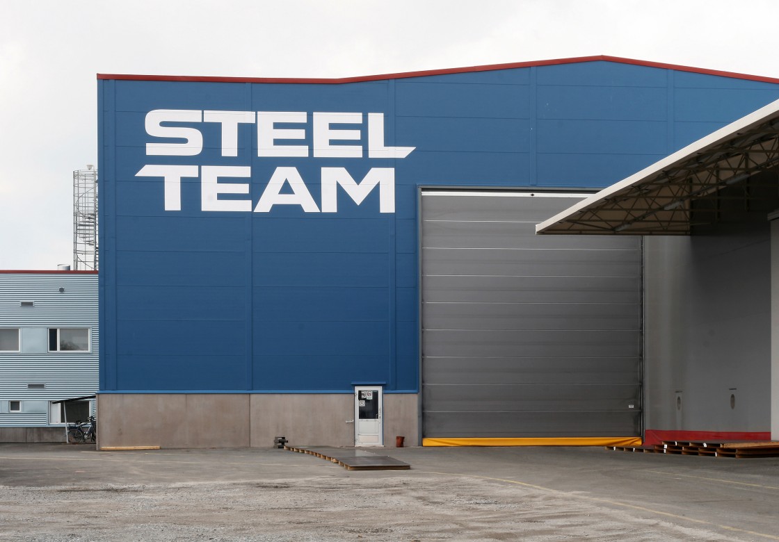 Porte sectionnelle industrielle NK2L - double lite, automatique, repliable en plafond, pleine, en métal - isolation phonique et thermique - 12000 x 8000 mm_2