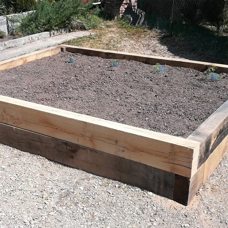 Traverse en chêne massif pour carrés potagers ou parc à boules