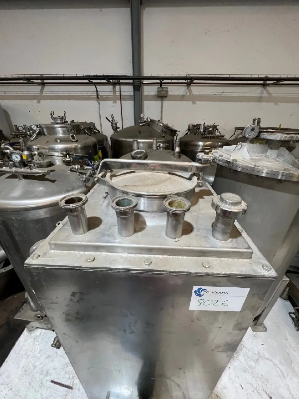 Cuve en acier inoxydable d'occasion 500 litres avec veste et serpentin intérieur - référence : c8026_2