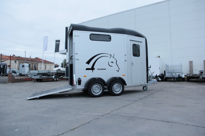 Van 1 place 1/2 avec sortie avant - Cheval Liberté Gold Touring One - suspension Pullman 2 et plancher alu_2