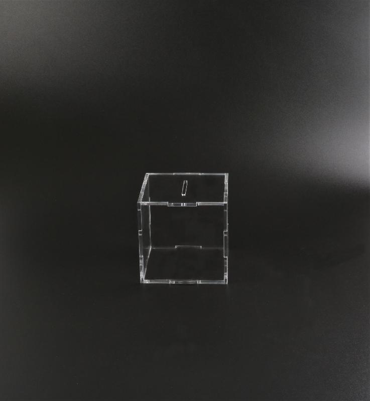 Cube en verre acrylique - Bachmann Display AG - boîte à pièces ou présentoir de petits cadeaux_2