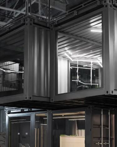 Container  bureau  de chantier et base vie : une solution robuste, fonctionnelle, empilable et modulable_2