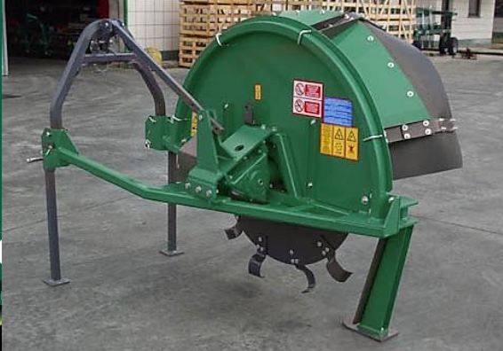 Équipement agricole pour fossés avec version déportable