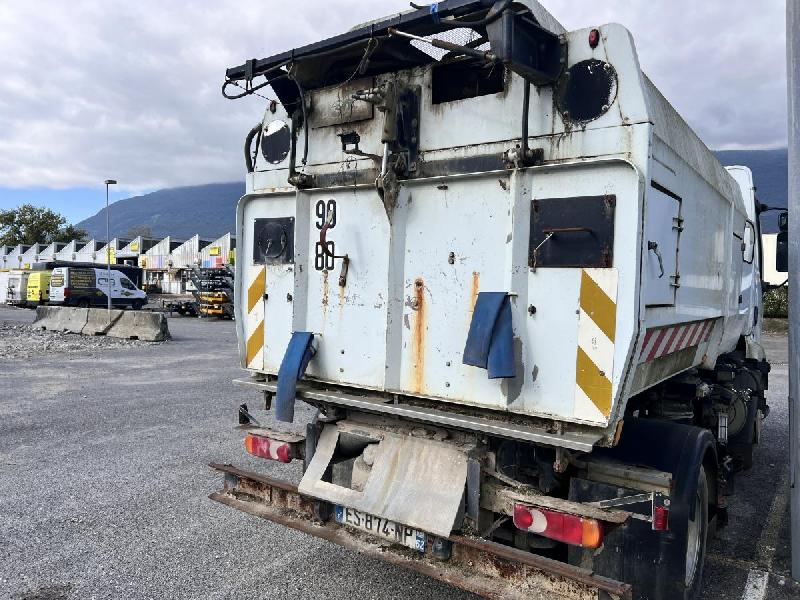 RENAULT camion balayeur scarab major_2