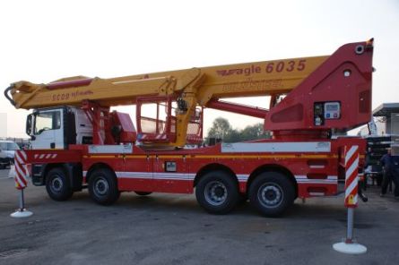 Eagle 6035 camion nacelle - Oil & Steel France - 60m de hauteur de travail (280 kg - 500 kg) - grande stabilité et précision_2