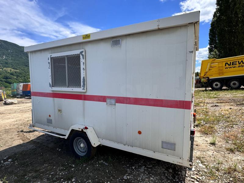 Courant RFLG400 Cabane de chantier sur roues_2