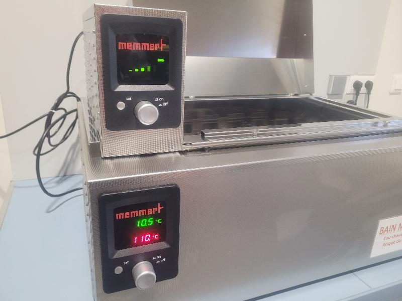 Bain-marie de laboratoire à agitation MEMMERT WNE 45 + SV2945 - 45 litres_2