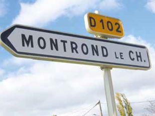 Panneau directionnel à dos fermé - aluminium, sobre et adapté à tout paysage urbain ou rural - Gamme CRÉCERELLE_2