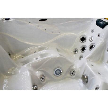 THE SOLACE - spa 3 places - 5 assises 213 x 213 x 91 cm_2