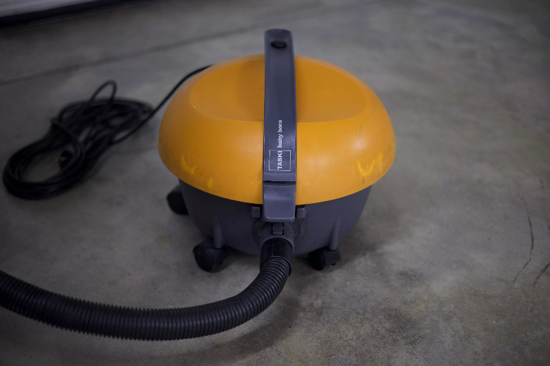 TASKI Baby Bora - Aspirateur professionnel compact - Machine révisée_2