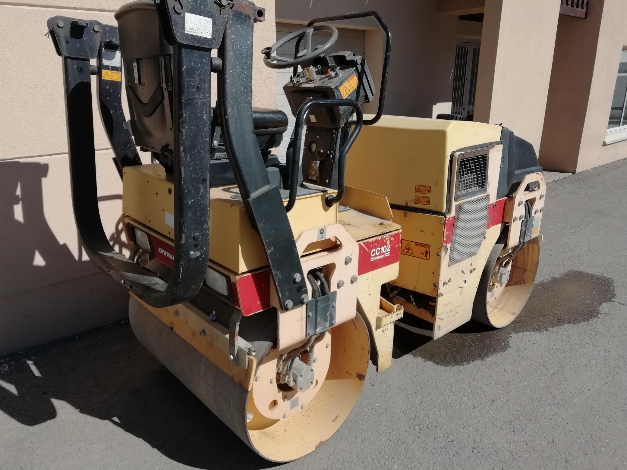 Rouleau vibrant Dynapac CC102 - largeur 1000 mm - 2350 kg - Année 2009 - 900h - Distribution neuve_2