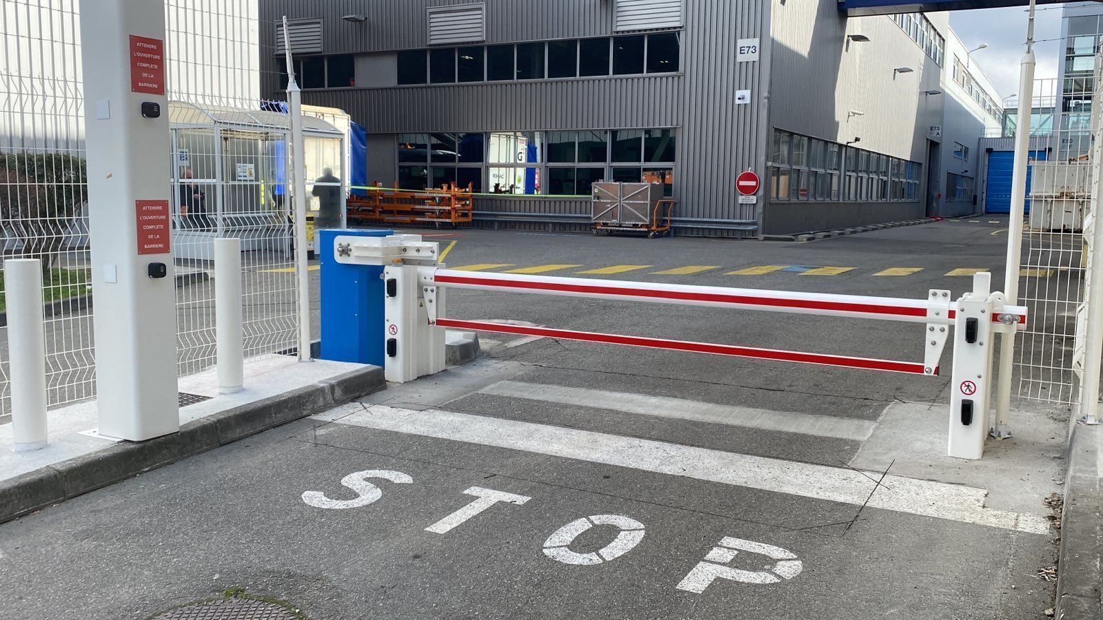 Barrière automatique levante de sécurité - Anti-véhicules-bélier, crash testée à 64 km/h, norme IWA 14-1 - AB-C65_2