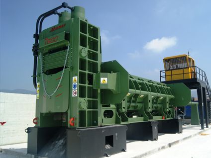 Équipement de découpe métallique avec moteur de 90 à 270 kW