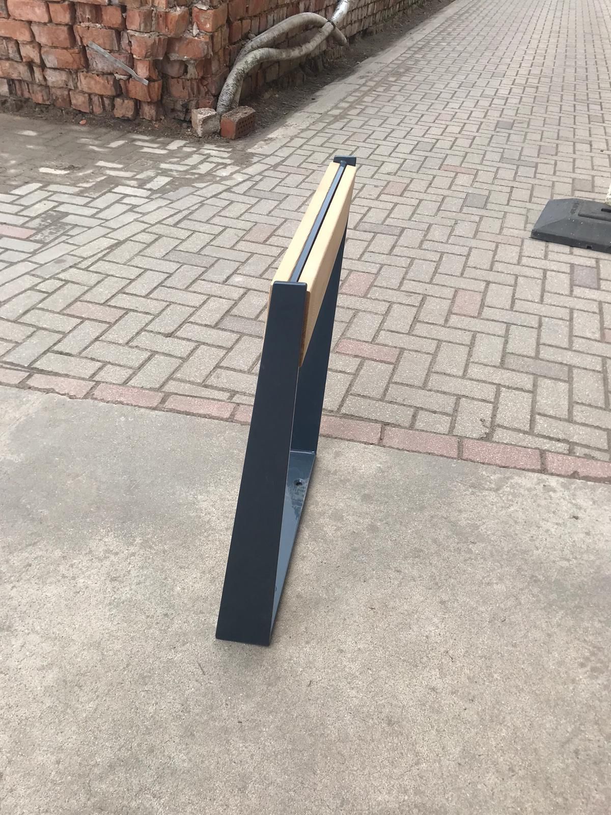 Support et appuis vélos en acier renforcé 8mm et bois de Mélèze - Design contemporain Wood City_3