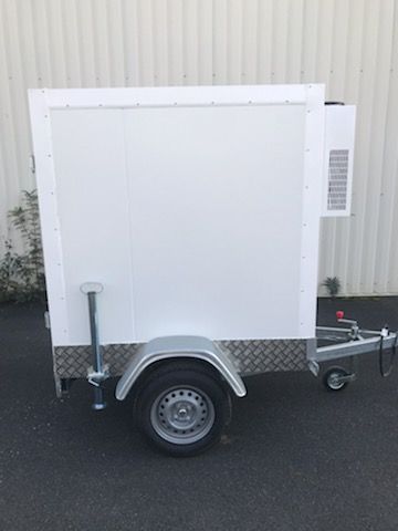 Remorque Arno 14 avec dimensions intérieures de 1m42 x 0m94 x 1m45