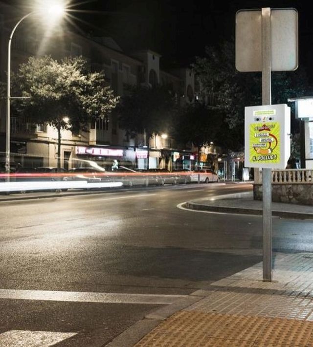 Cendrier mural en aluminium résistant aux intempéries avec contenance de 4L
