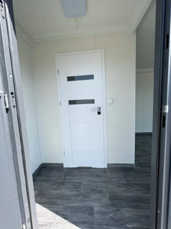 Containers aménagés - Studio de jardin isolé 21 m² avec salle de bain, bardage bois, volets roulants et isolation renforcée_2