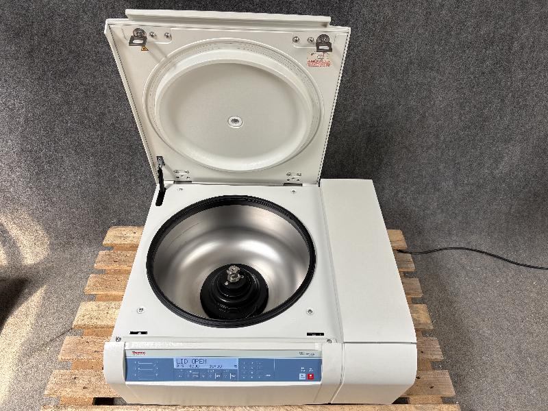 Centrifugeuse Thermo Scientific Heraeus Multifuge X3R_2