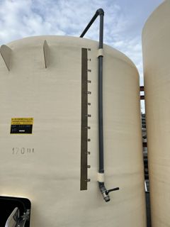 Cuve Cruveilher 170 hl - sur jupe, couleur crème, niveau gradué par transparence, Ø2900, hauteur 3400_2