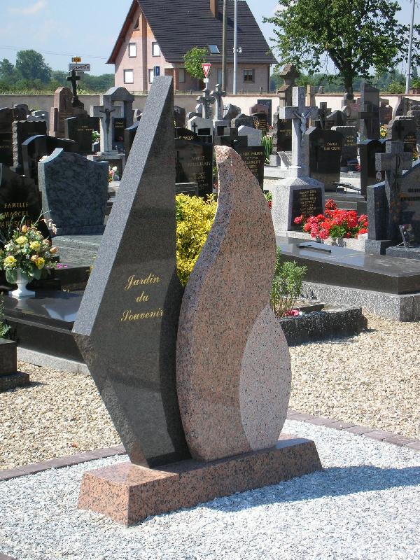 Jardins du souvenir - Les Stèles - Stèle double flamme en granit massif, personnalisable_2