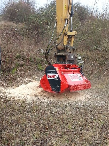 Bfle broyeur sur pelle - Bugnot - débits de 110 à 300 L/min pour pelles de 10 à 30 tonnes_2