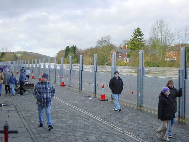Système de protection anti-crue pour bâtiments et infrastructures