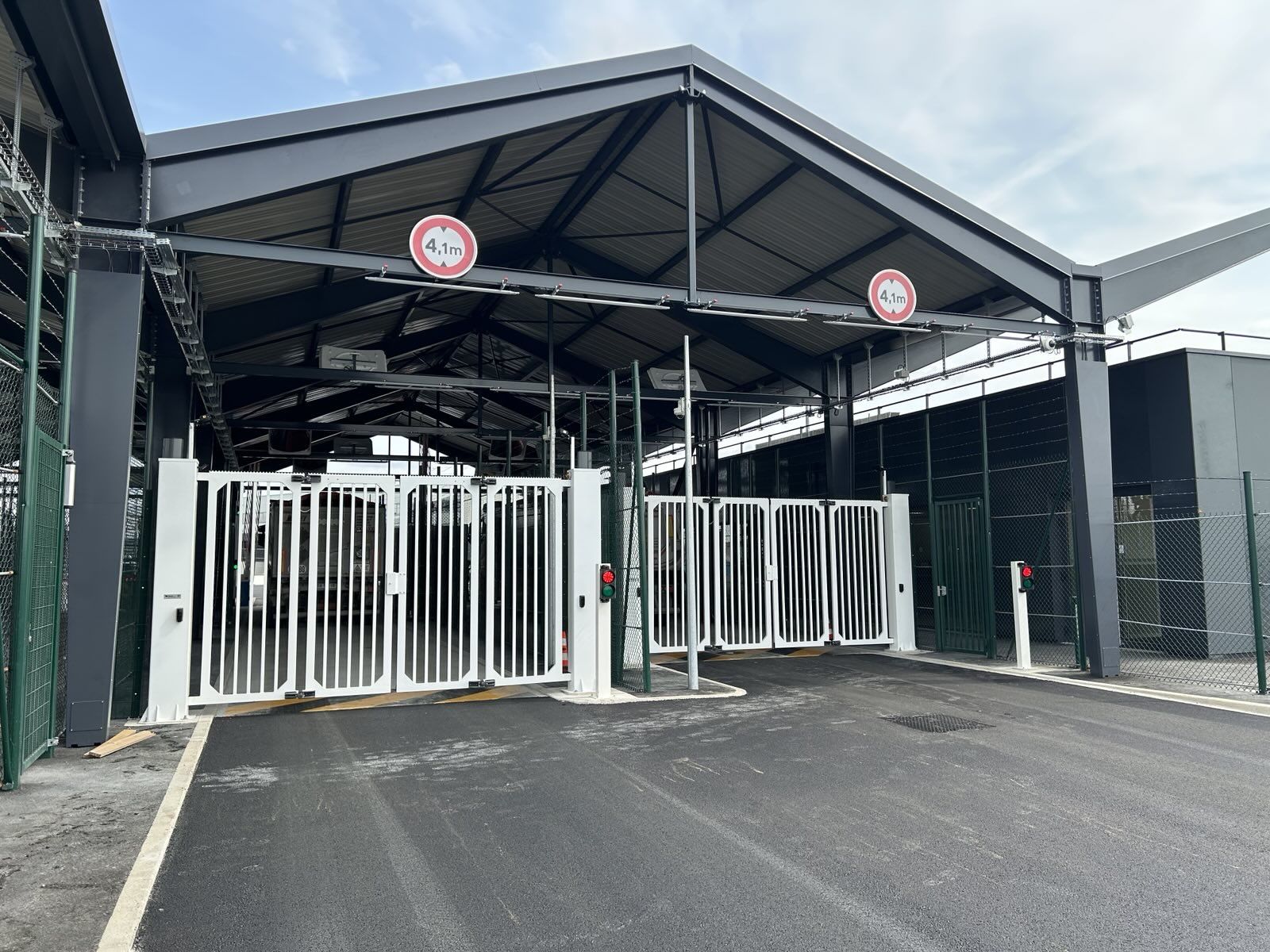 Portail ultra-rapide avec intelligence artificielle - Longueur max 10 m - LBAi W-GATE double_2