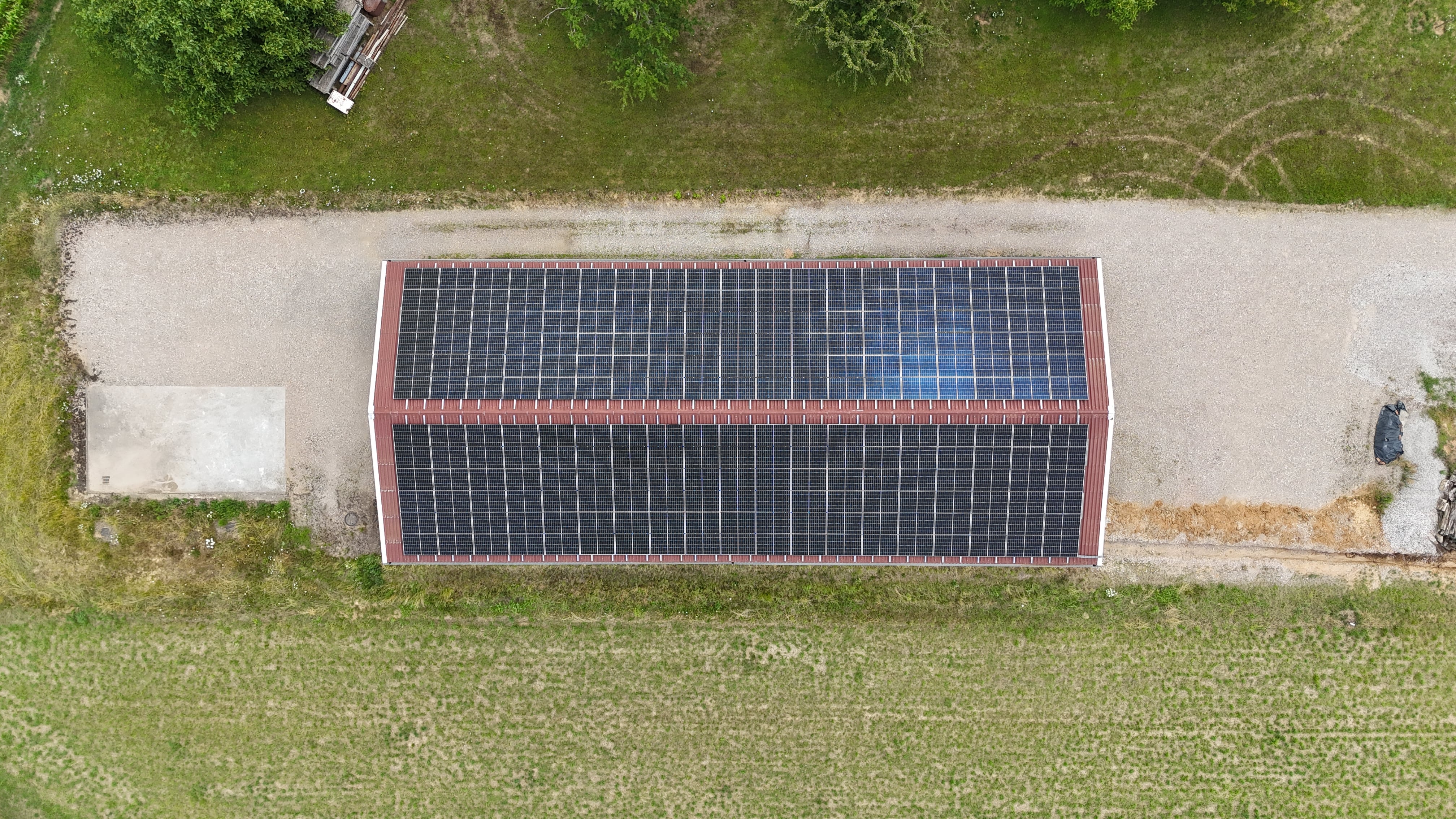 Hangar photovoltaïque agricole - 224 panneaux- 500m² - 99.68 kWc_2