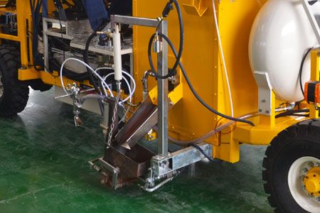 AC-STM-I/II - Machine de marquage routier ACE - Poids 910 kg - Transmission hydraulique variable_2