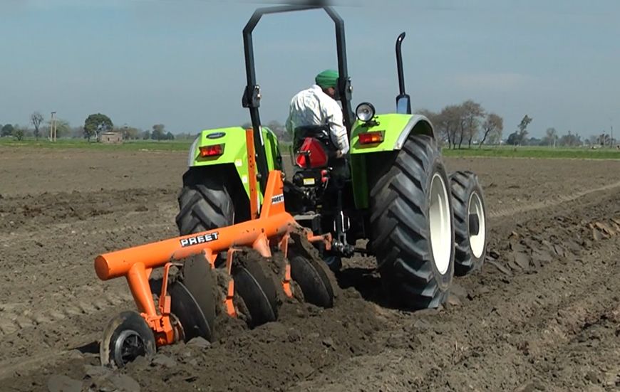 955 tracteur agricole - preet - 4 roues motrices 50 tracteur hp_2