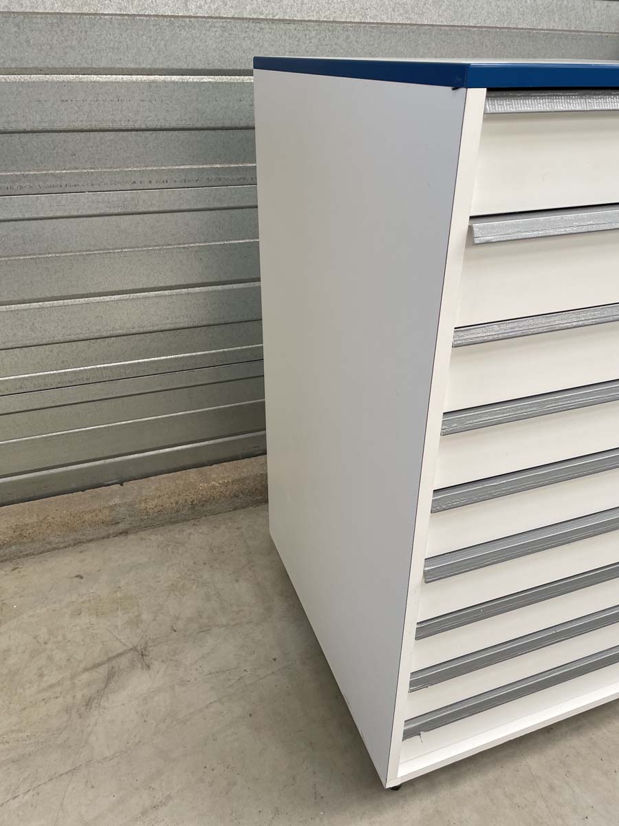 Meuble d'occasion de laboratoire avec 9 tiroirs - sur pieds métal - ATEX - référence P21091149_2