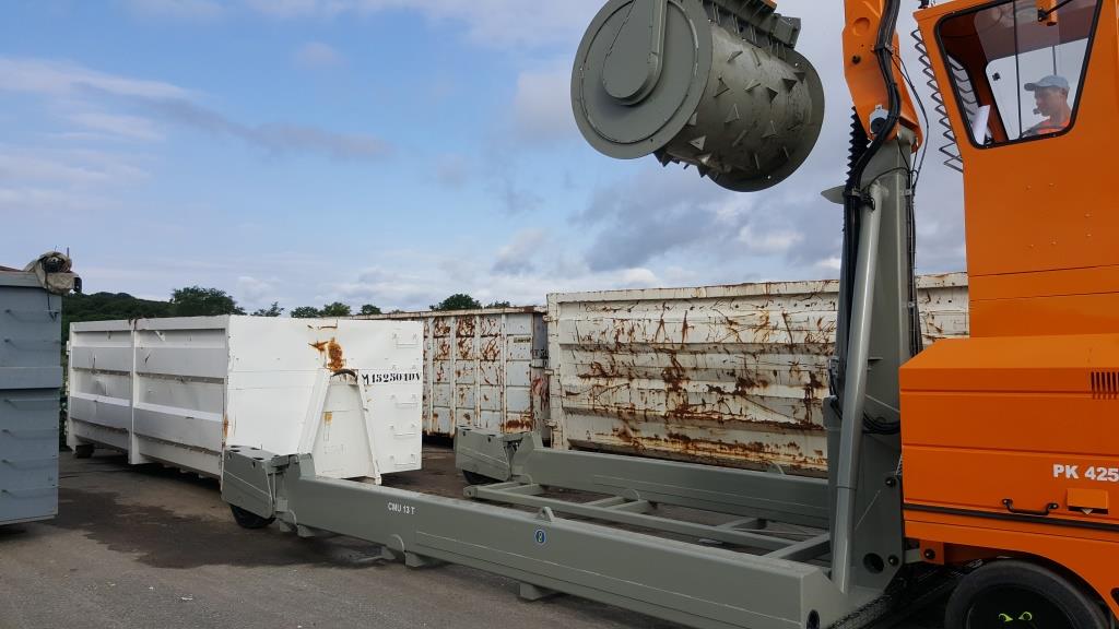 Machine mobile pour compaction de déchets PACKMAT PK425
