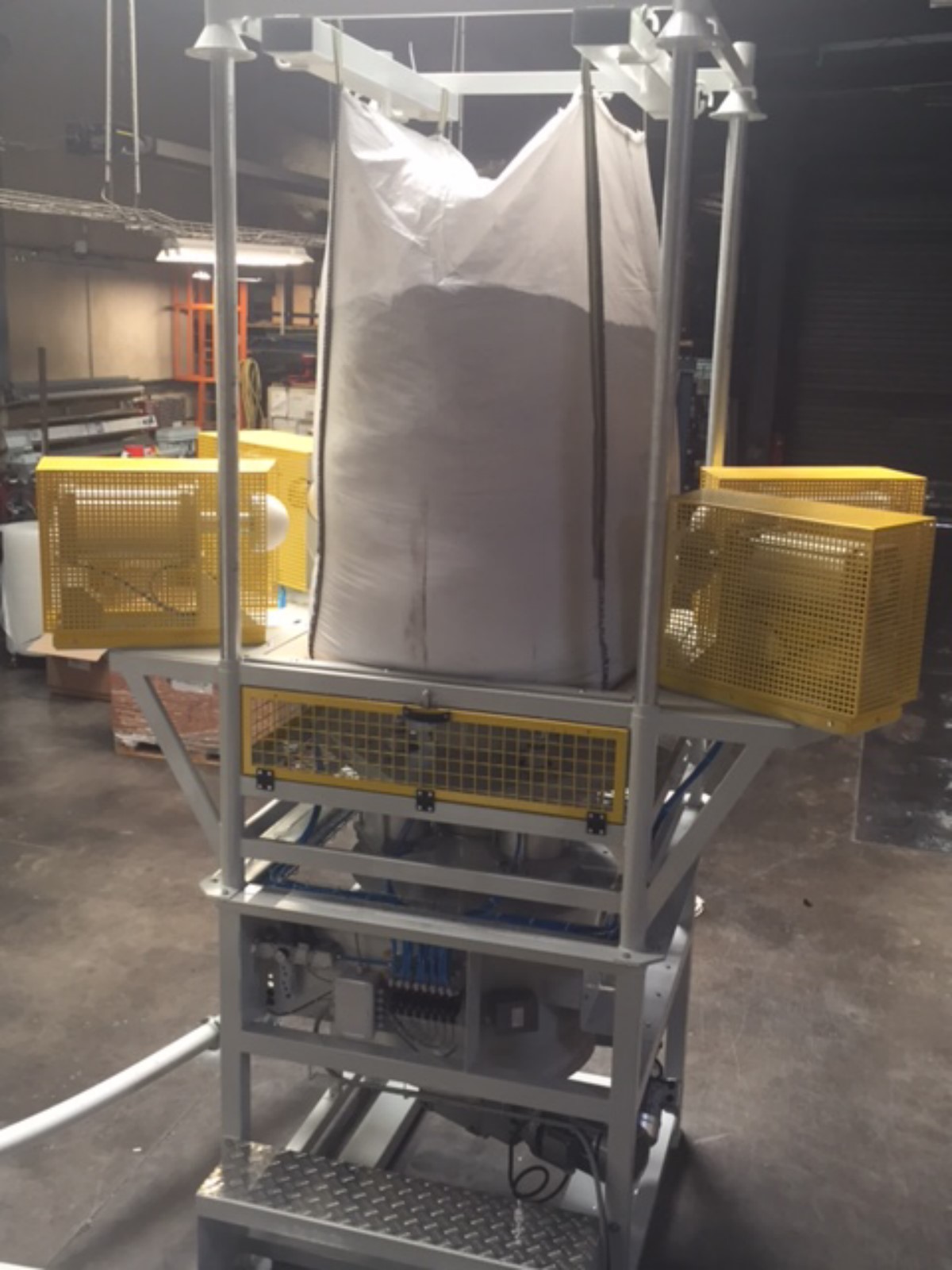 Station de vidange et secouage Big-Bag - avec 8 vérins pneumatiques et trémie à fond plat_2