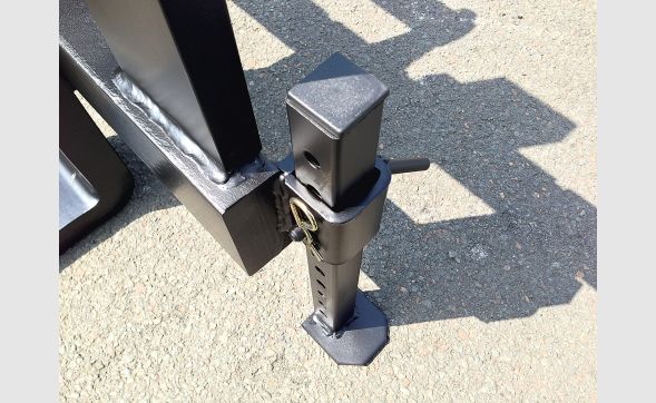 Fourches à palette T2F - Sécurisées et ajustables avec béquilles de stationnement_2