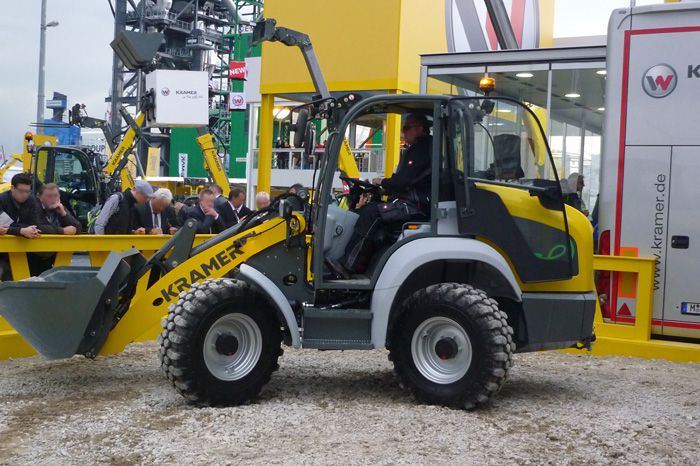 Mini chargeuse électrique Kramer 5055e - 4,1t, ultra-compacte et maniable avec 4 roues directrices_2